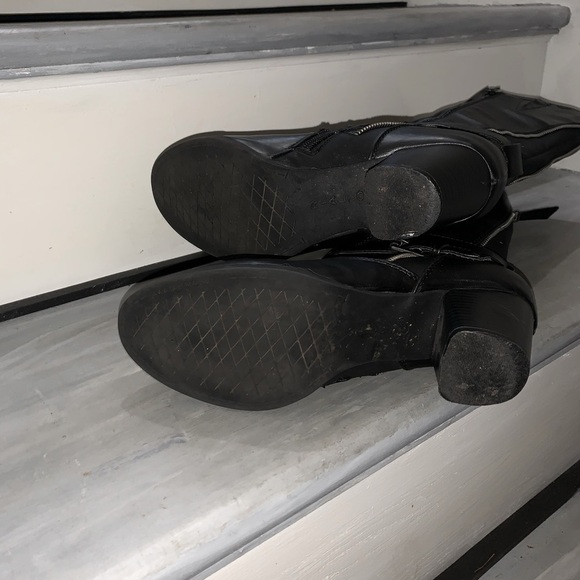 Rialto Caparella Black Heeled Boots Women's Size 8 1/2 M Buckles Zipper - Picture 9 of 9